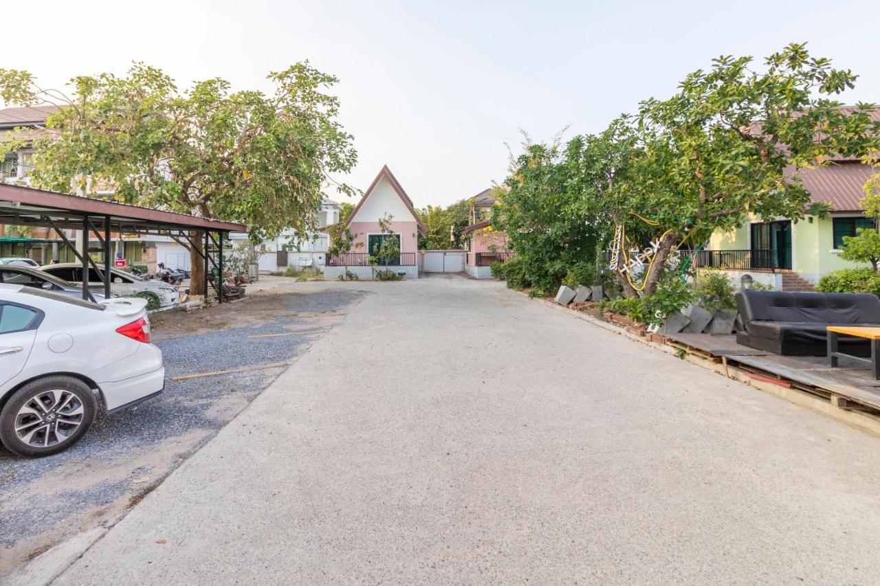 Oyo 798 Reurn Mareena Resort Nakhonratchasima Exterior photo
